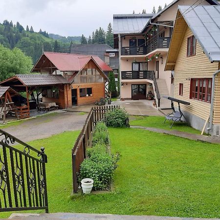 Hotel Lip Si Ely Dîmbovicioara Exteriér fotografie