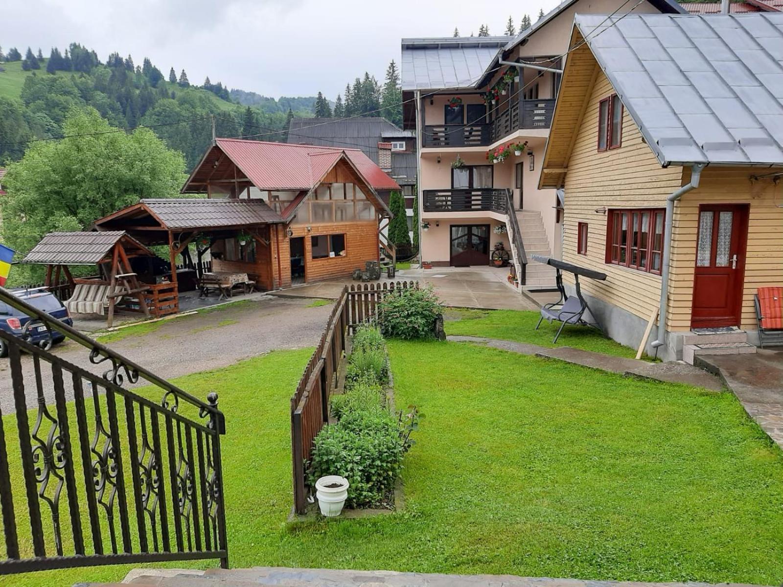 Hotel Lip Si Ely Dîmbovicioara Exteriér fotografie