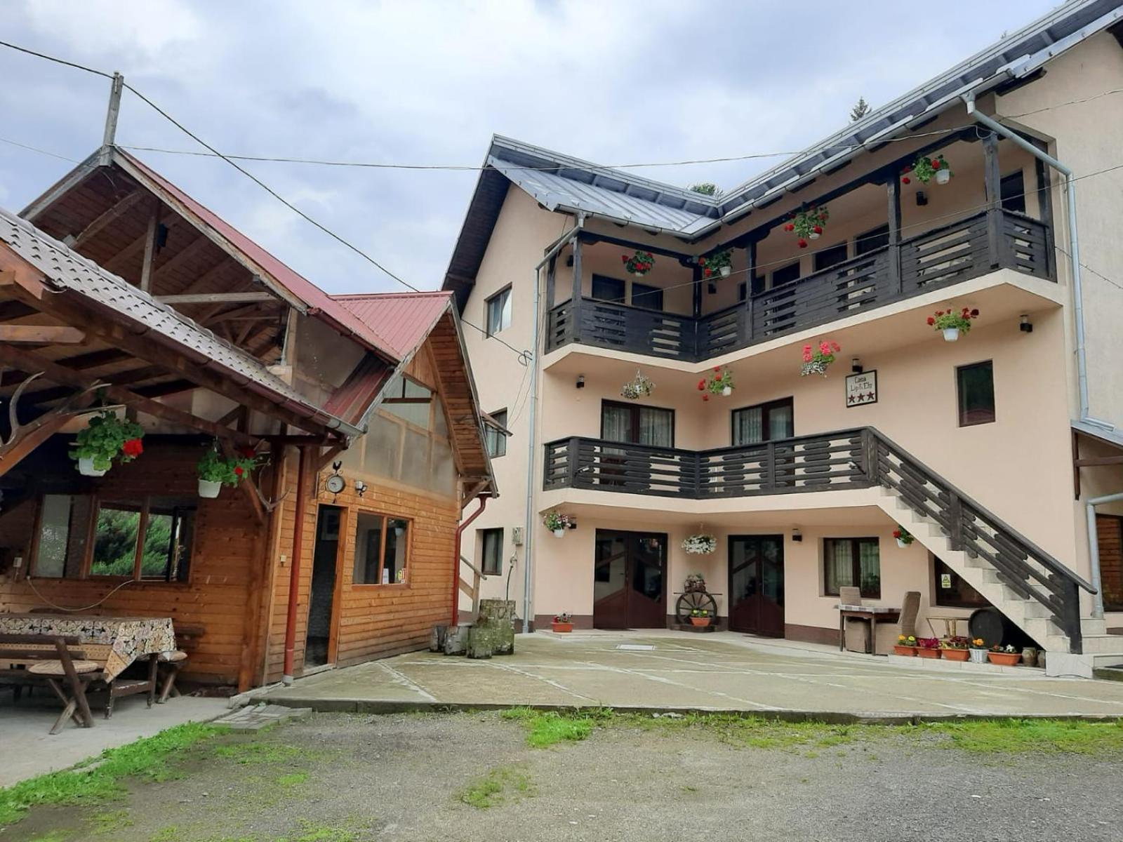 Hotel Lip Si Ely Dîmbovicioara Exteriér fotografie